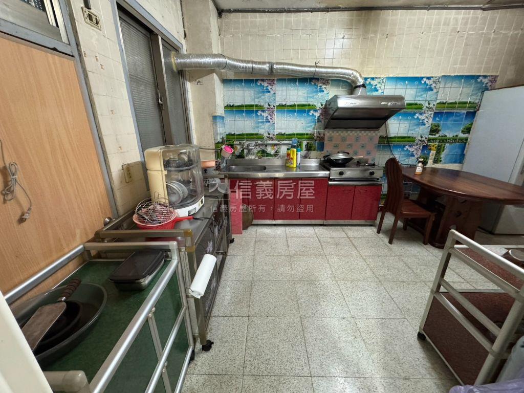 稀有☆龍岡龍泉街優美透天房屋室內格局與周邊環境