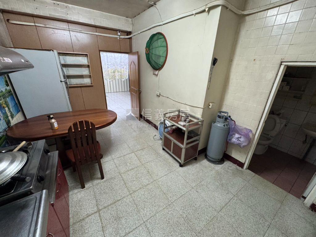 稀有☆龍岡龍泉街優美透天房屋室內格局與周邊環境