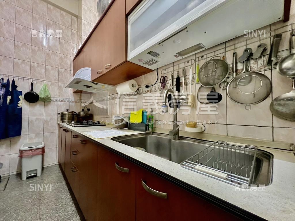 正大里二期臨路店墅房屋室內格局與周邊環境