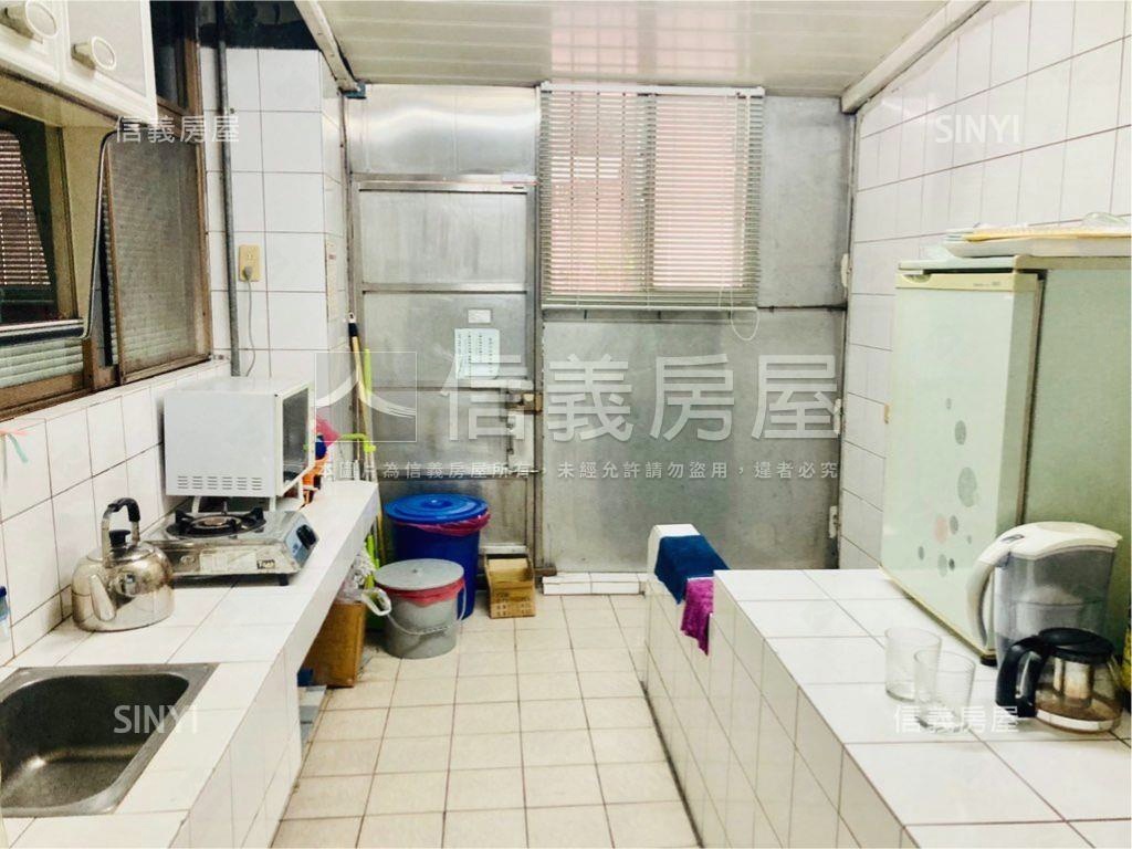 稀有海華一樓帶車位房屋室內格局與周邊環境