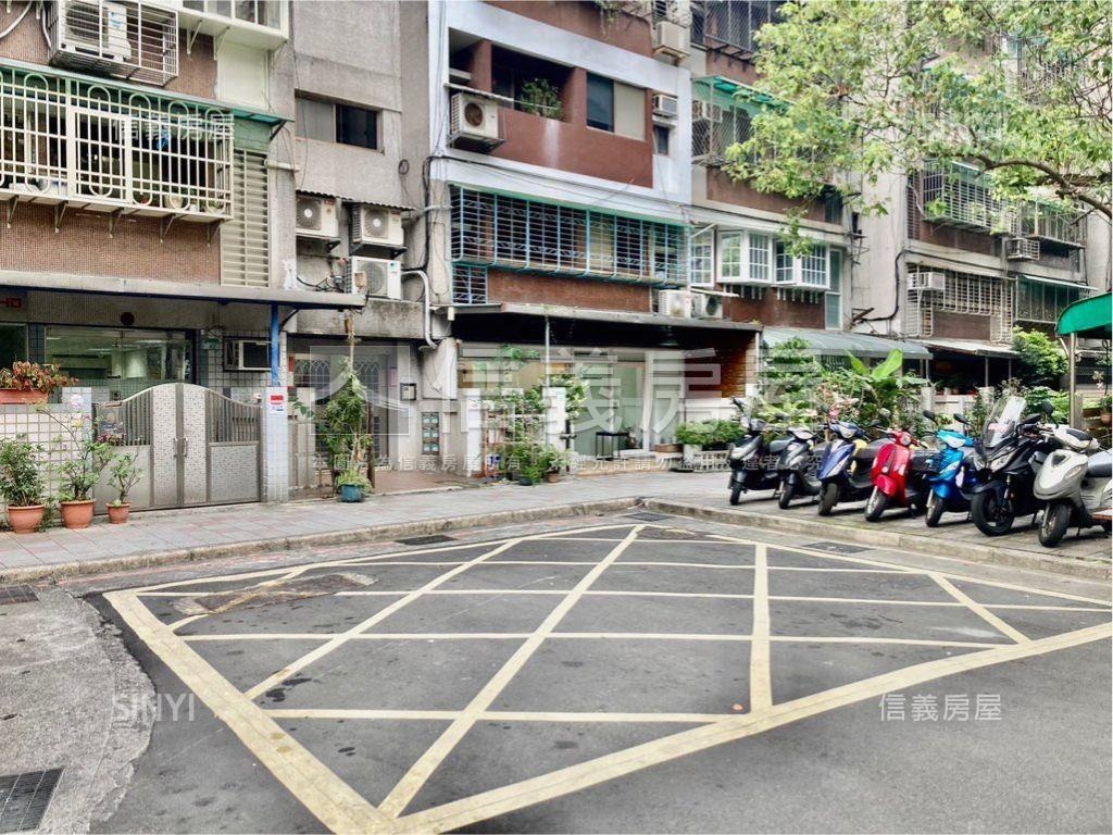 稀有海華一樓帶車位房屋室內格局與周邊環境