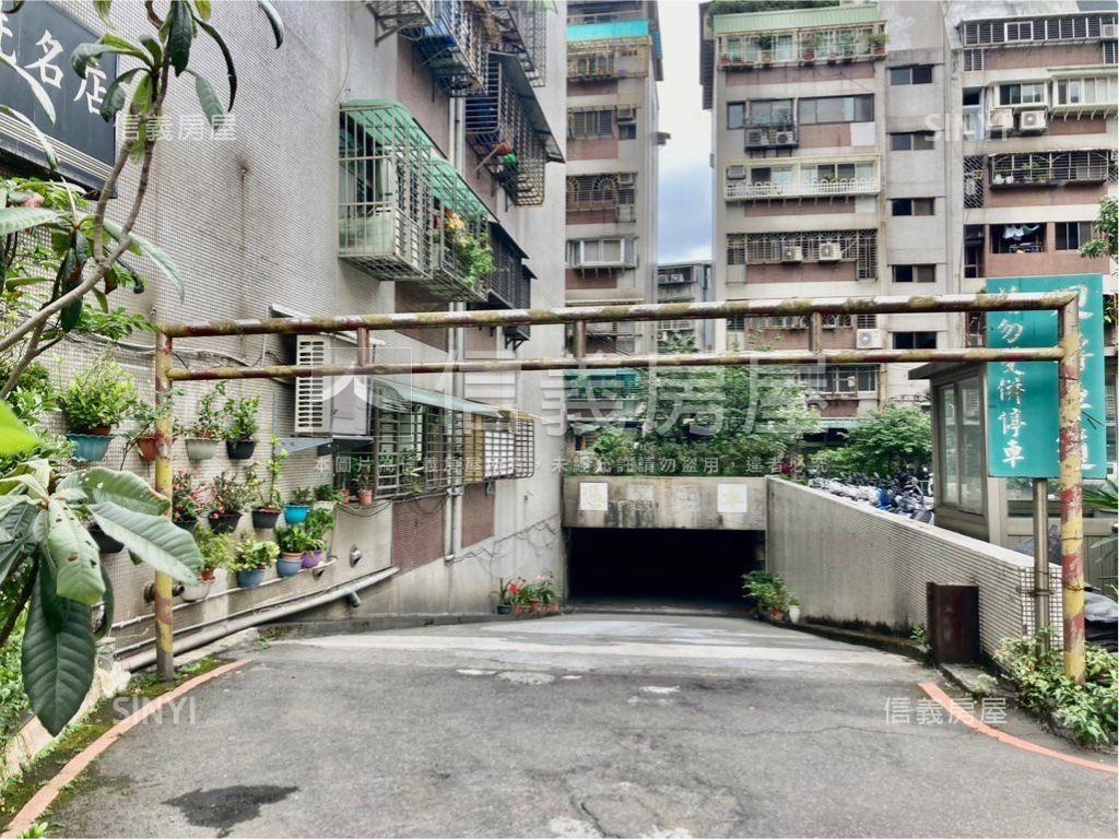 稀有海華一樓帶車位房屋室內格局與周邊環境