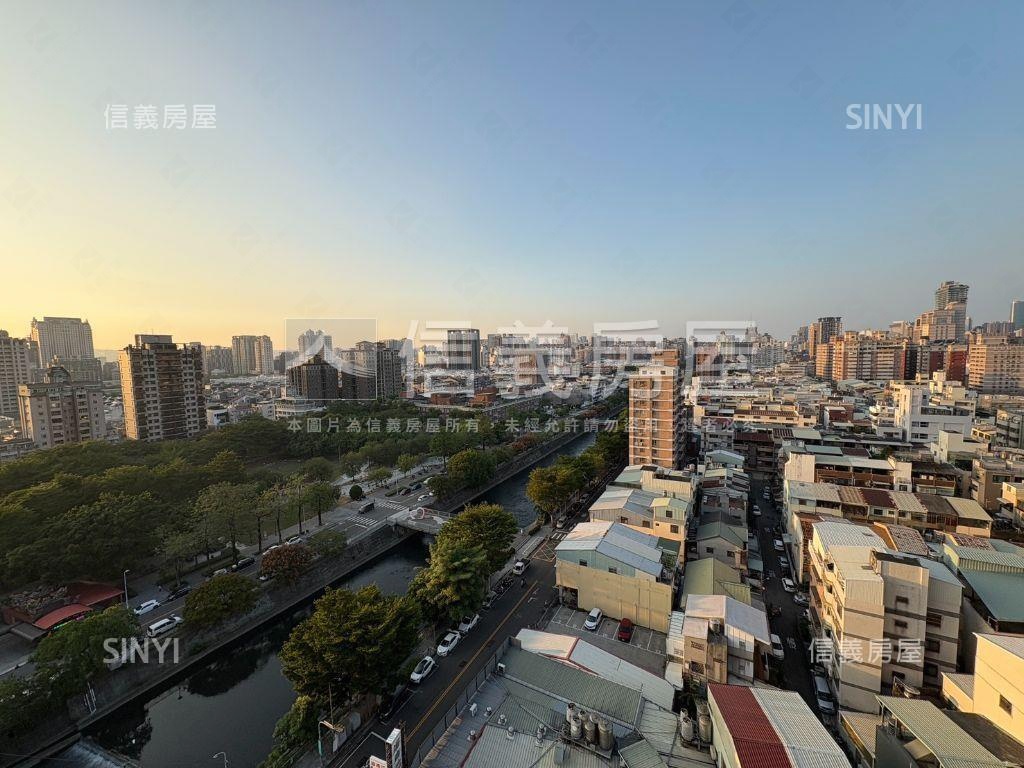 雅典朝南四房雙車位房屋室內格局與周邊環境