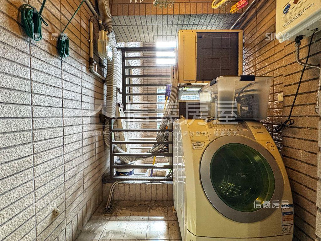 璀燦星耀☆新南港三房車位房屋室內格局與周邊環境