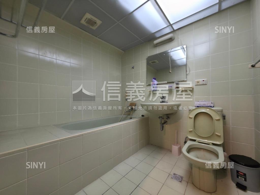 華城雲頂尊爵豪邸大戶房屋室內格局與周邊環境