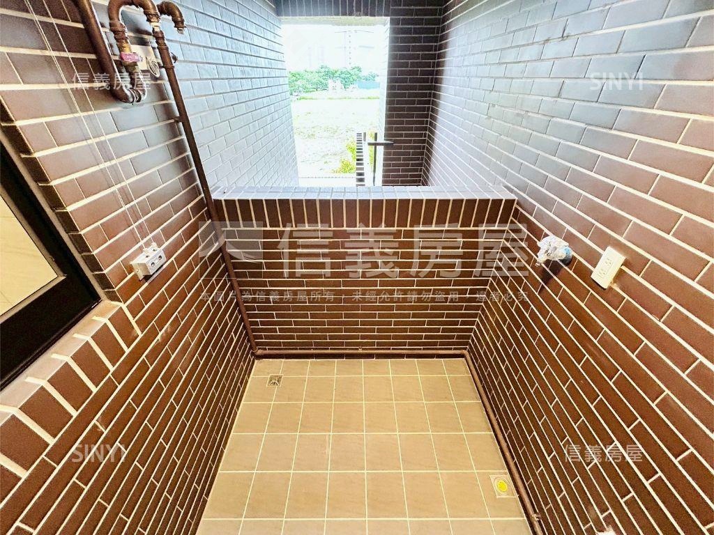 國泰ＭＯＳＴ＋三房露臺戶房屋室內格局與周邊環境