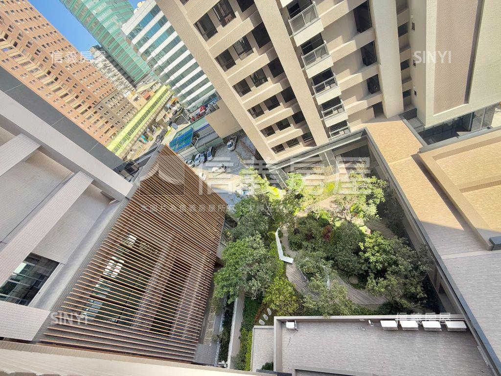 德鑫一璟捷運公園輕裝潢宅房屋室內格局與周邊環境