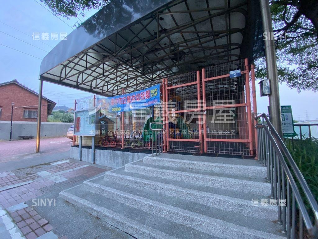 近龍井車站將交屋２房車位房屋室內格局與周邊環境