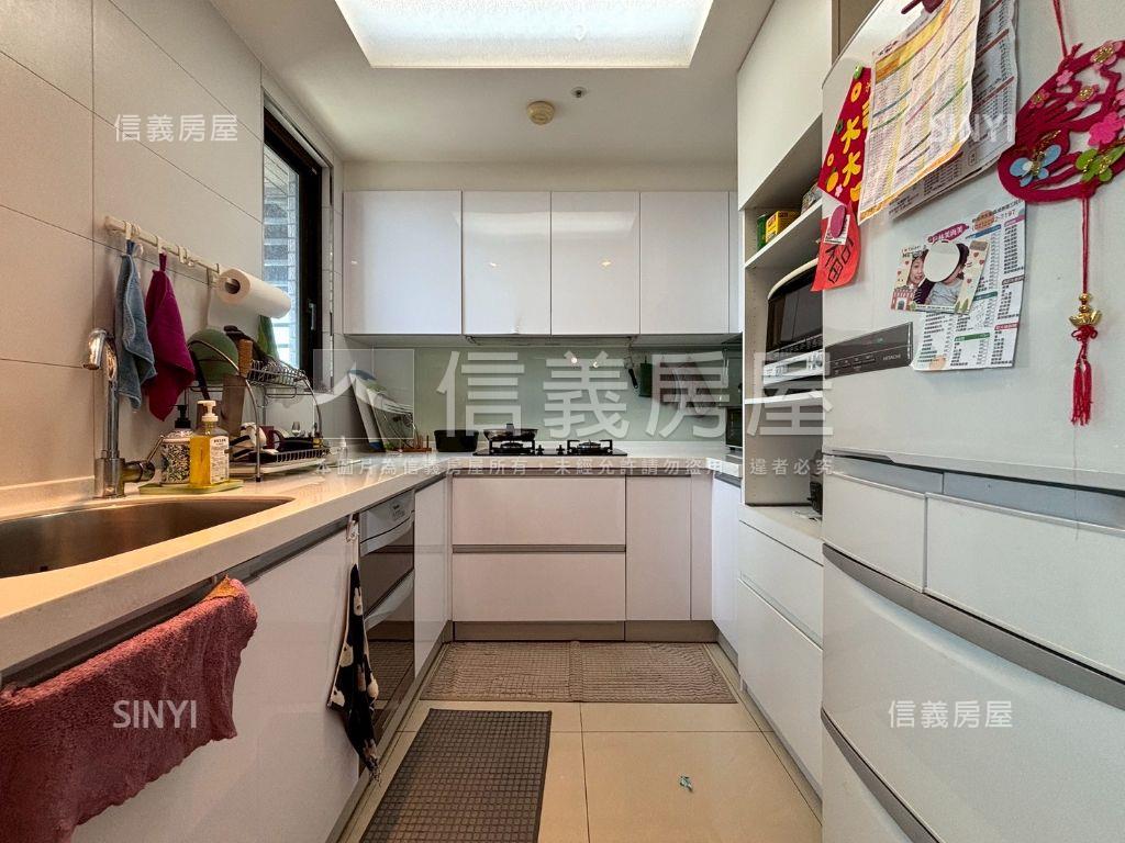 星光山河美景三房房屋室內格局與周邊環境
