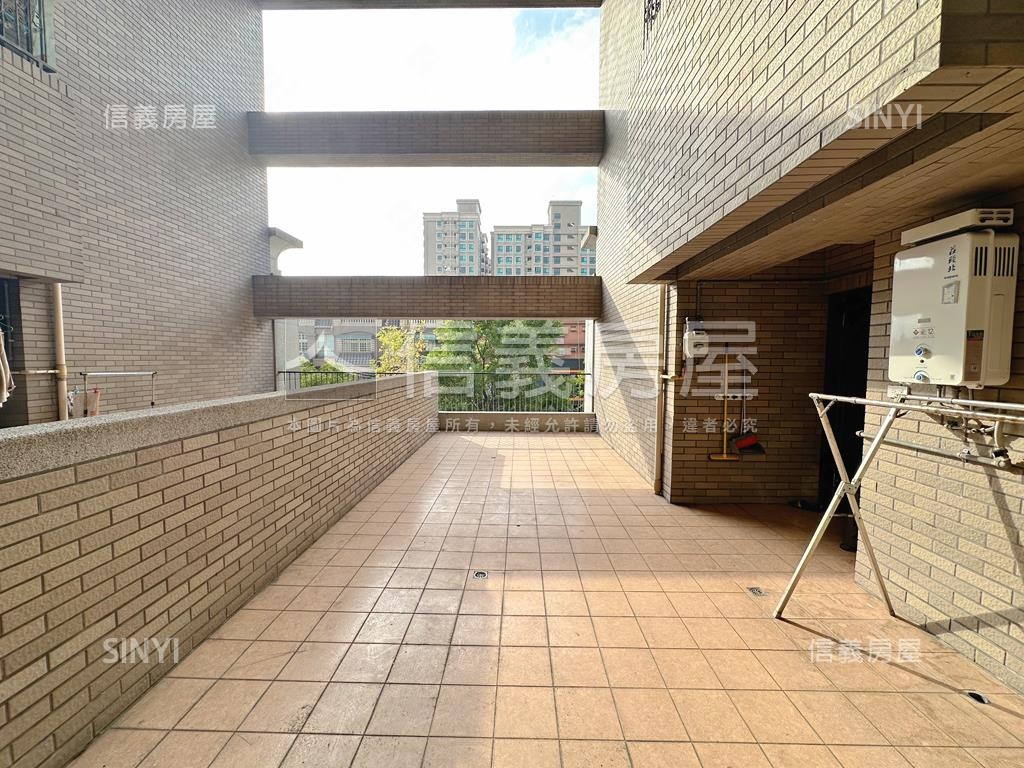 八德兩房有露臺跟車位房屋室內格局與周邊環境