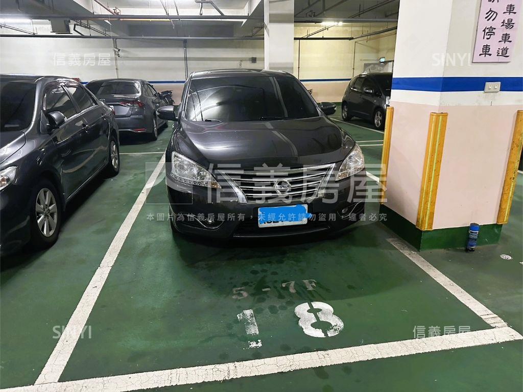 綠葉大空間附車位２房屋室內格局與周邊環境