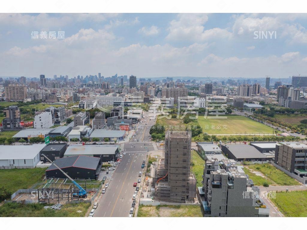 臨路十四期重劃方正土地房屋室內格局與周邊環境