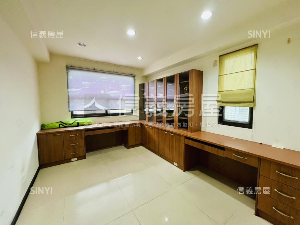 崇善黃金角窗透天店面房屋室內格局與周邊環境