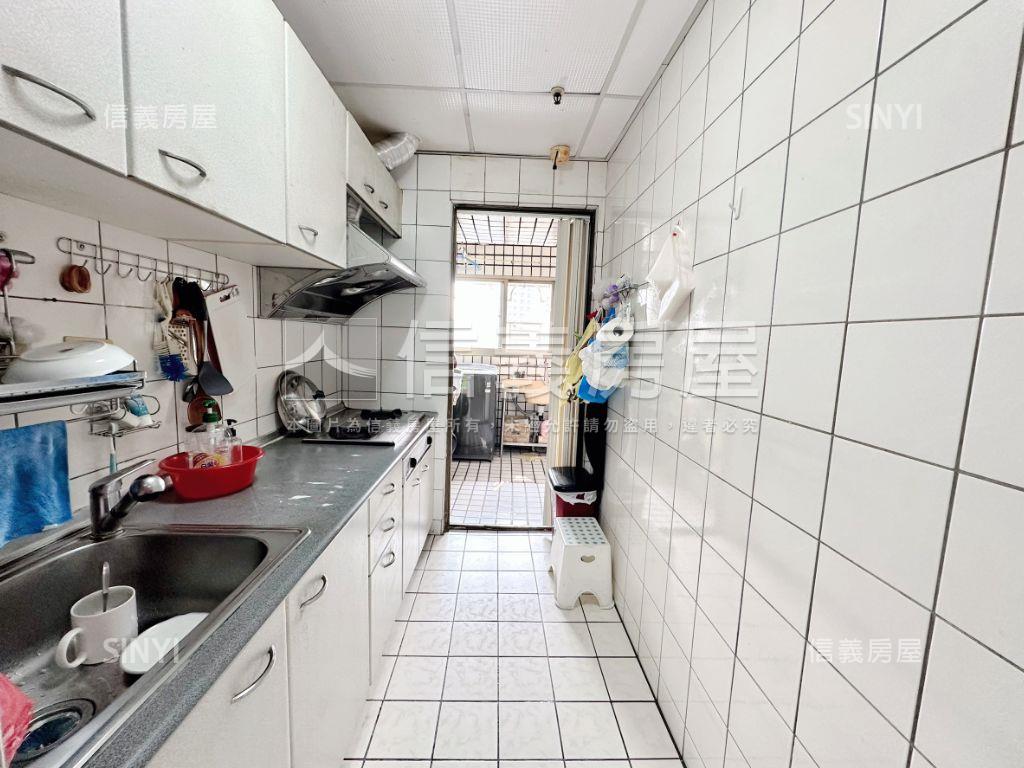 工學商圈園道旁大三房車位房屋室內格局與周邊環境