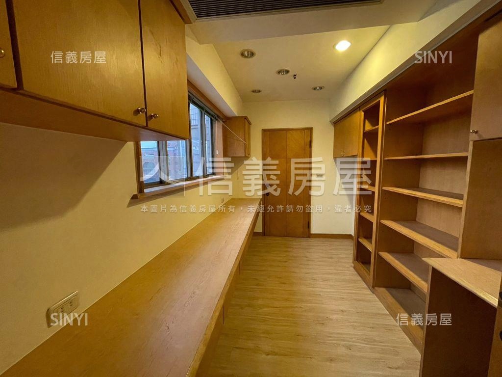 富國公園樓中樓雙車位房屋室內格局與周邊環境