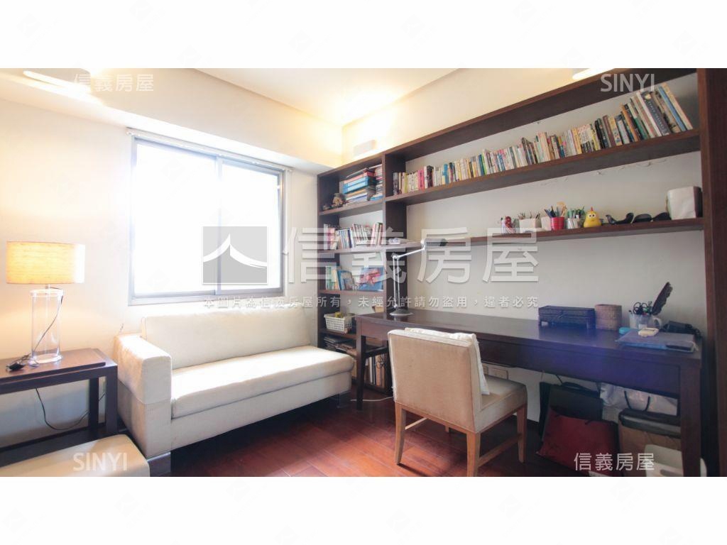 木柵市中心景觀四房車位房屋室內格局與周邊環境