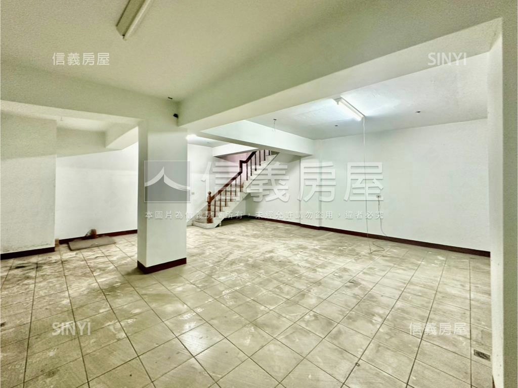 近新福路低總價店面房屋室內格局與周邊環境