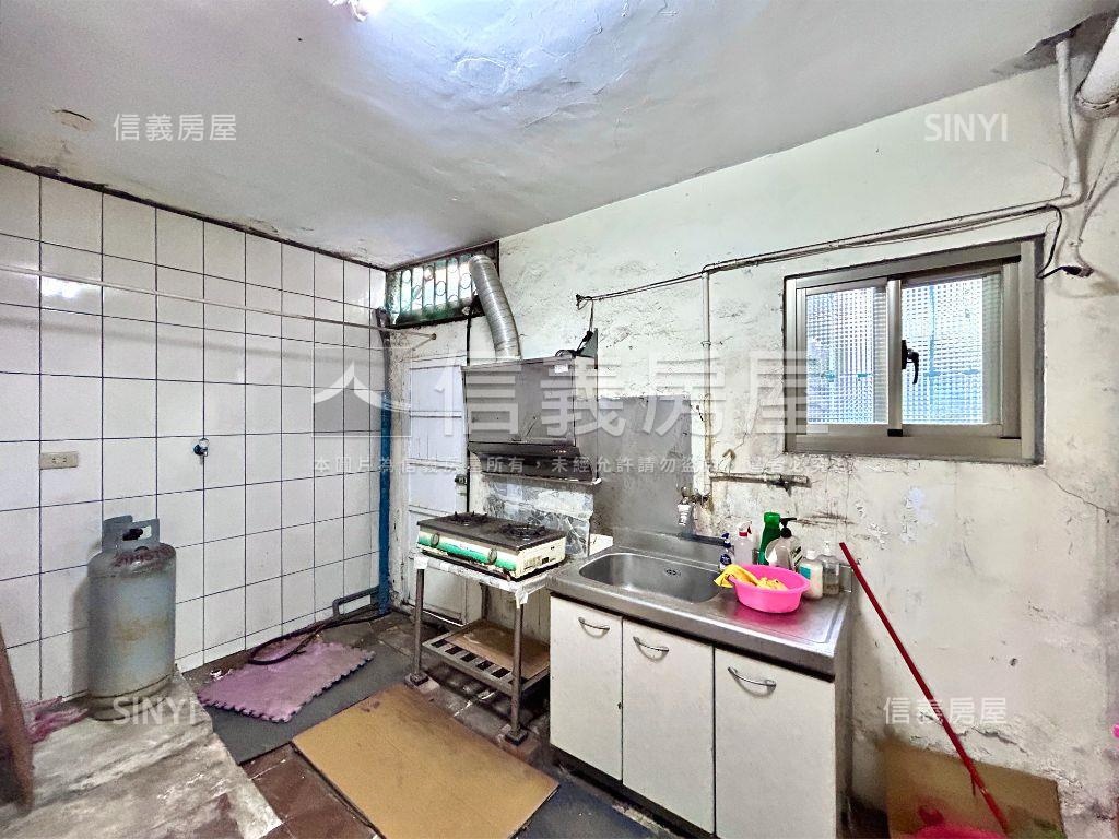 中正區遠見來財透天房屋室內格局與周邊環境