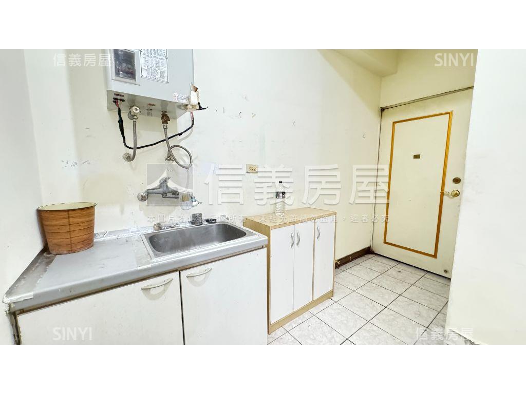 帝王庭園大套房房屋室內格局與周邊環境