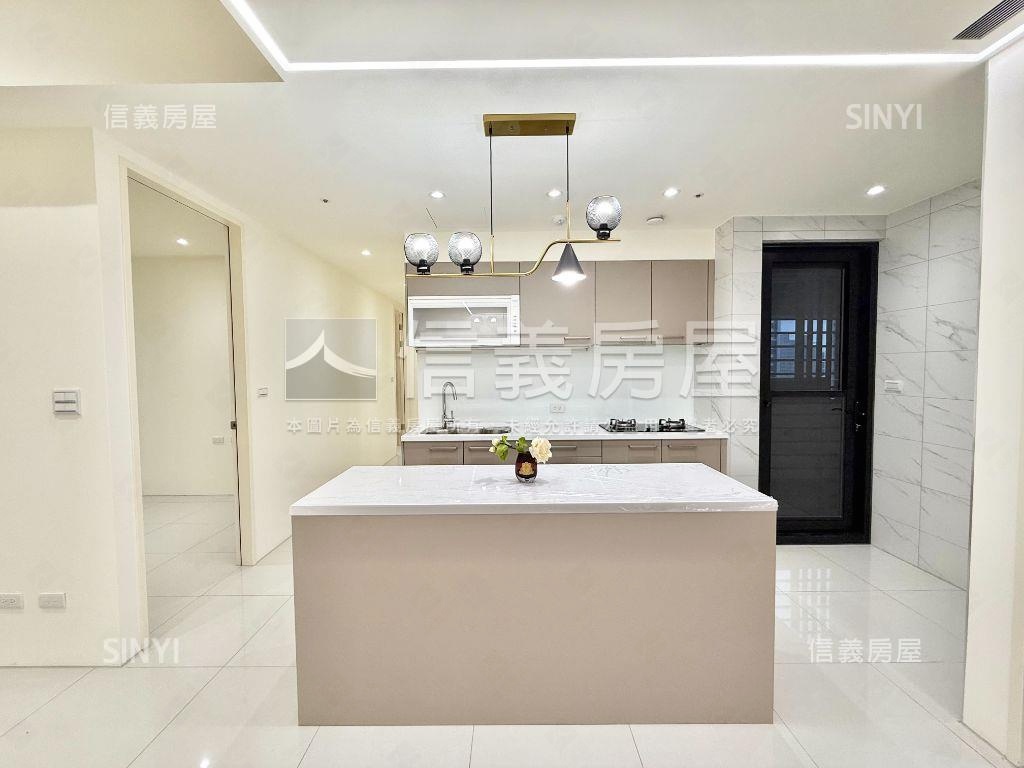 亞昕一見漂亮４房車位房屋室內格局與周邊環境