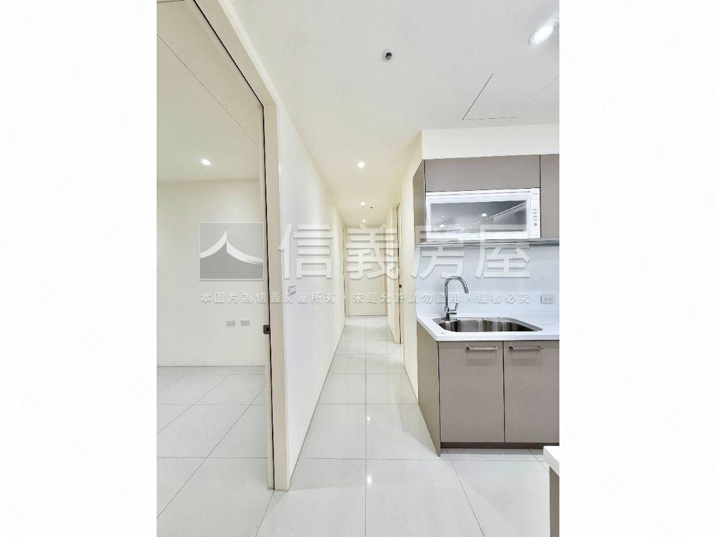 亞昕一見漂亮４房車位房屋室內格局與周邊環境