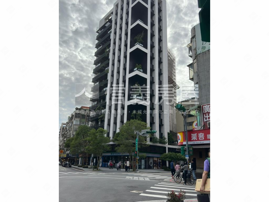 天母首選三角窗店面房屋室內格局與周邊環境