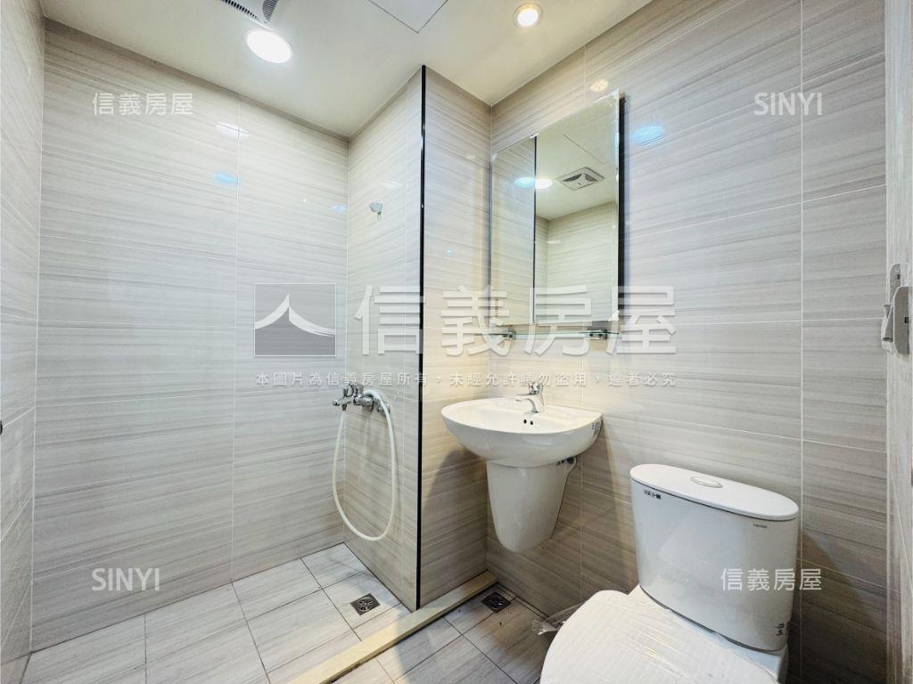 全新裝潢大器四房房屋室內格局與周邊環境