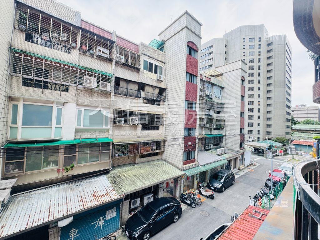 全新裝潢大器四房房屋室內格局與周邊環境