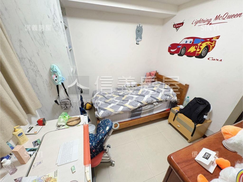 閱讀城市，三房Ｂ１平車房屋室內格局與周邊環境