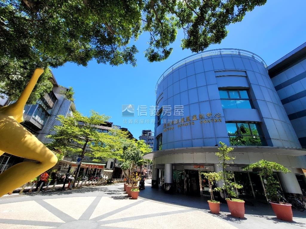 捷運公園首購３房房屋室內格局與周邊環境