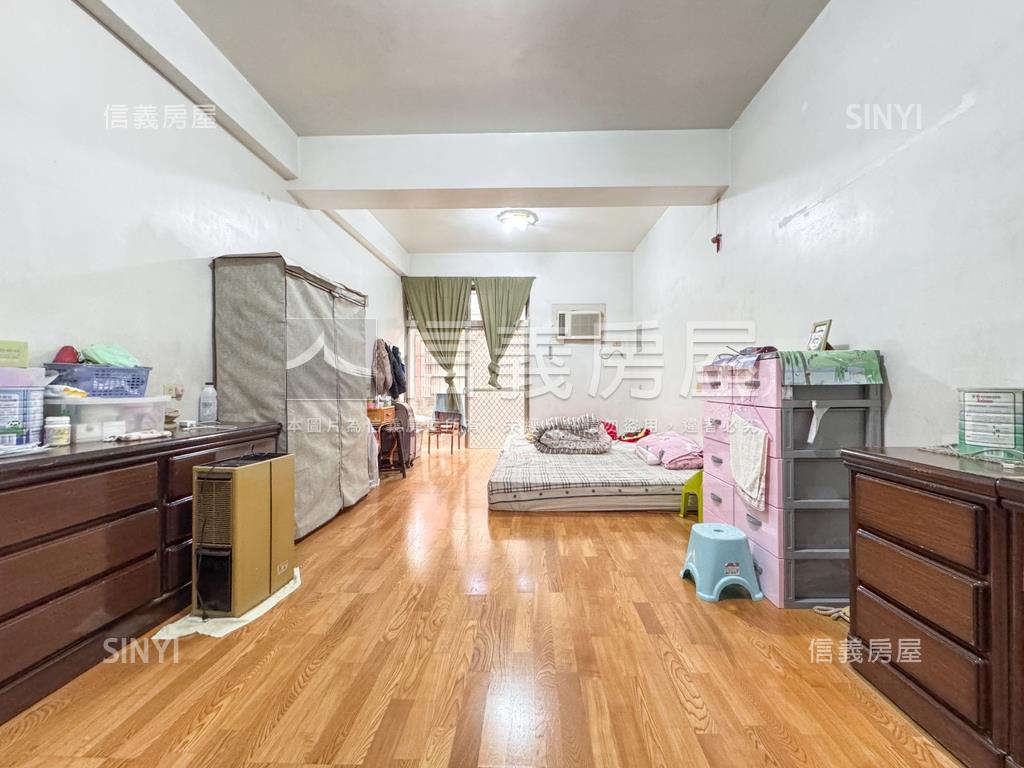 縣政二路大透天房屋室內格局與周邊環境