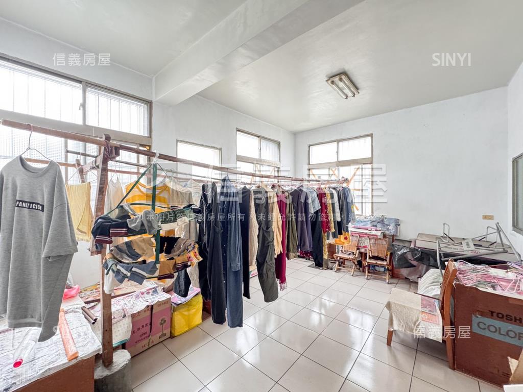 縣政二路大透天房屋室內格局與周邊環境