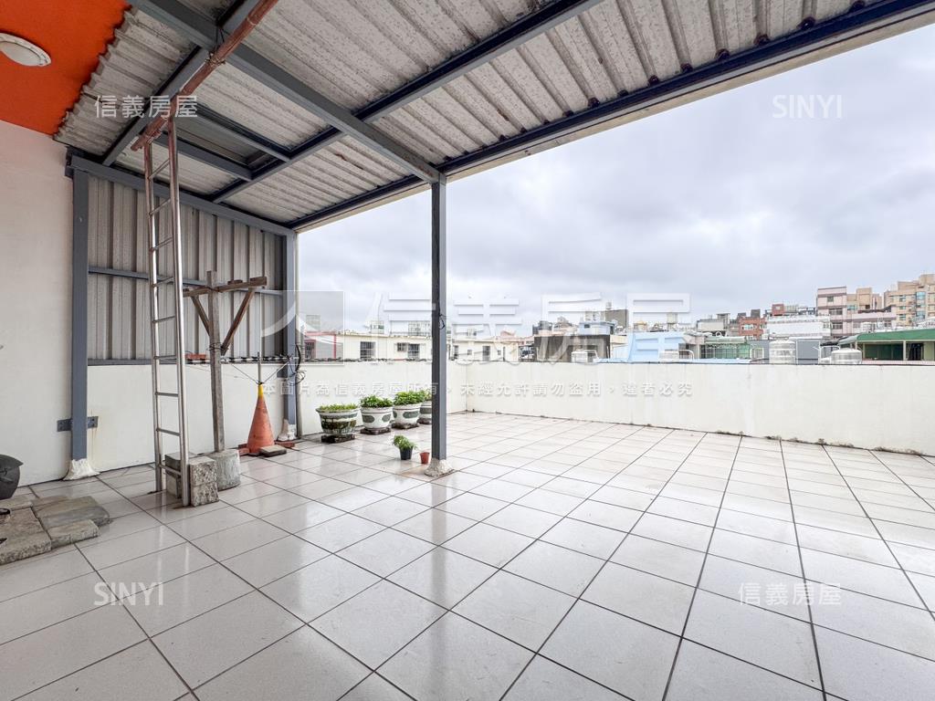 縣政二路大透天房屋室內格局與周邊環境