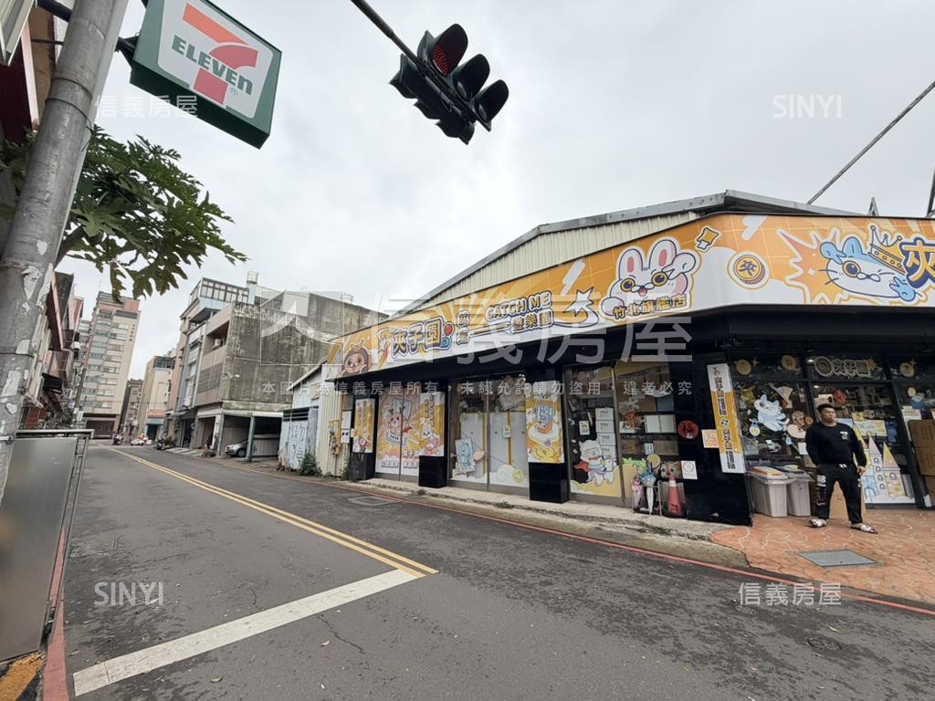 縣政二路大透天房屋室內格局與周邊環境