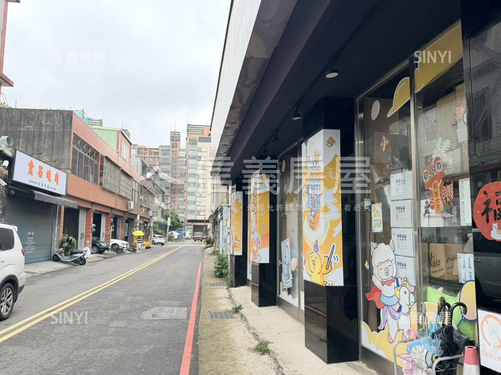 縣政二路大透天房屋室內格局與周邊環境