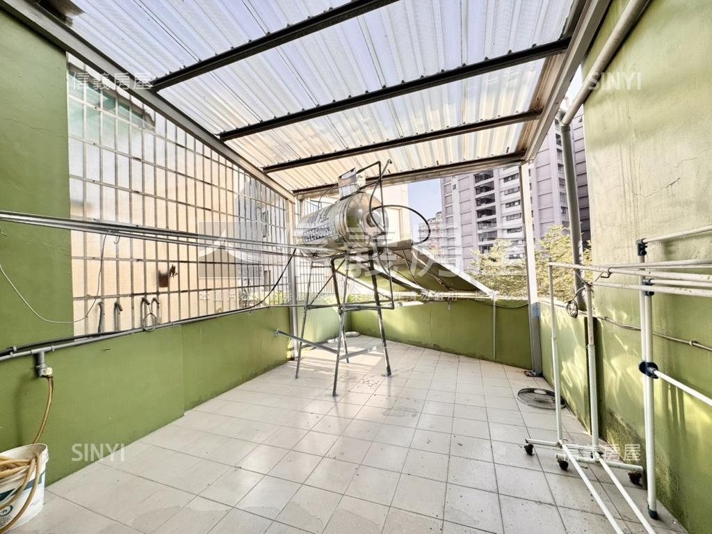 英明商圈大地坪正街靚透店房屋室內格局與周邊環境