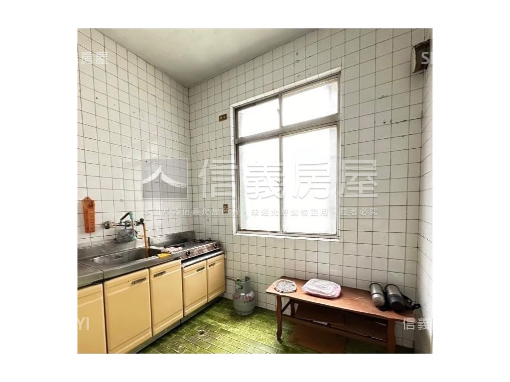 【新接】近捷運靜巷二樓房屋室內格局與周邊環境