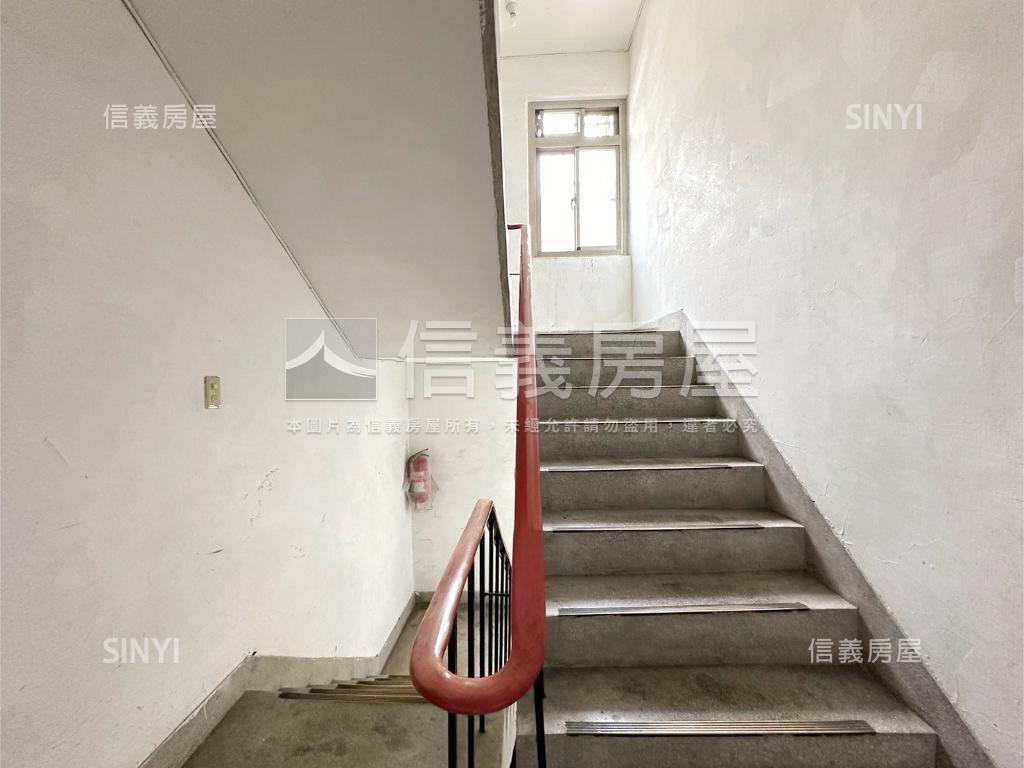 【新接】近捷運靜巷二樓房屋室內格局與周邊環境