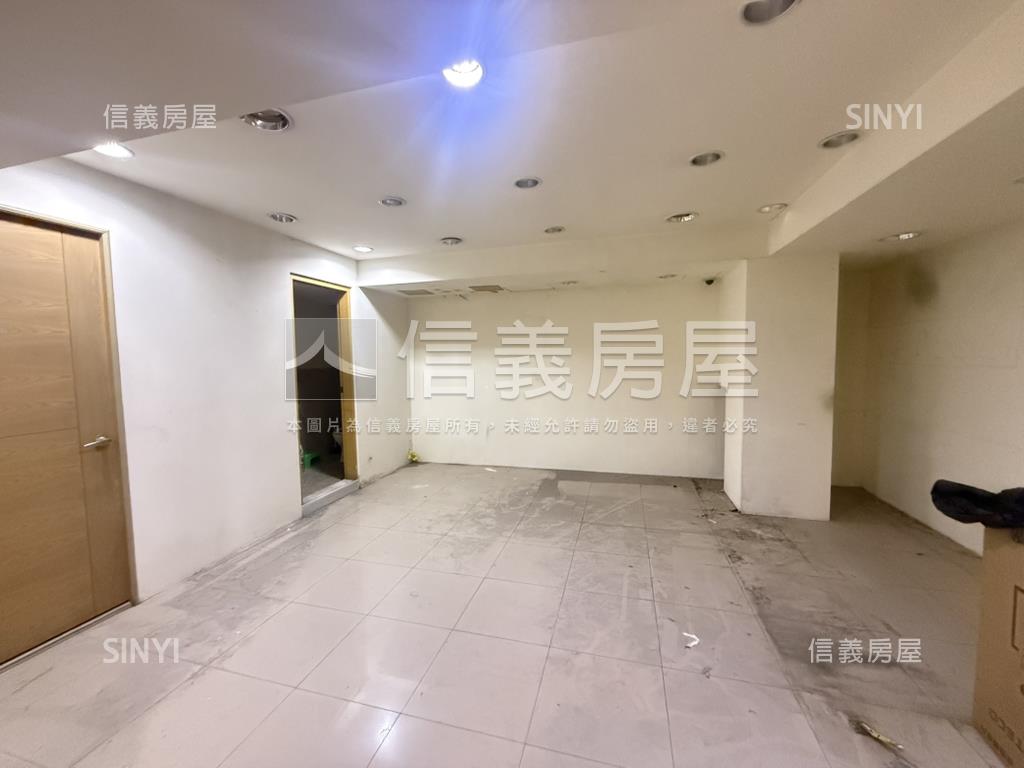 專約捷運旁雙併二樓店辦房屋室內格局與周邊環境