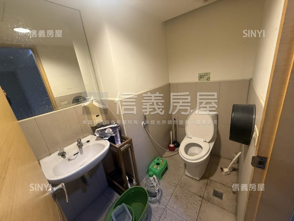 專約捷運旁雙併二樓店辦房屋室內格局與周邊環境