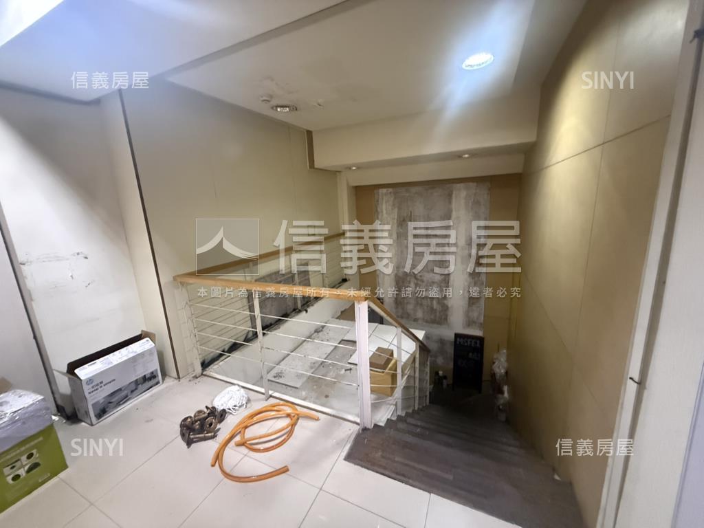 專約捷運旁雙併二樓店辦房屋室內格局與周邊環境