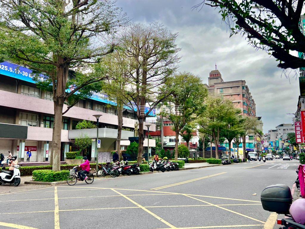 黃金三樓˙晴翠大公寓房屋室內格局與周邊環境