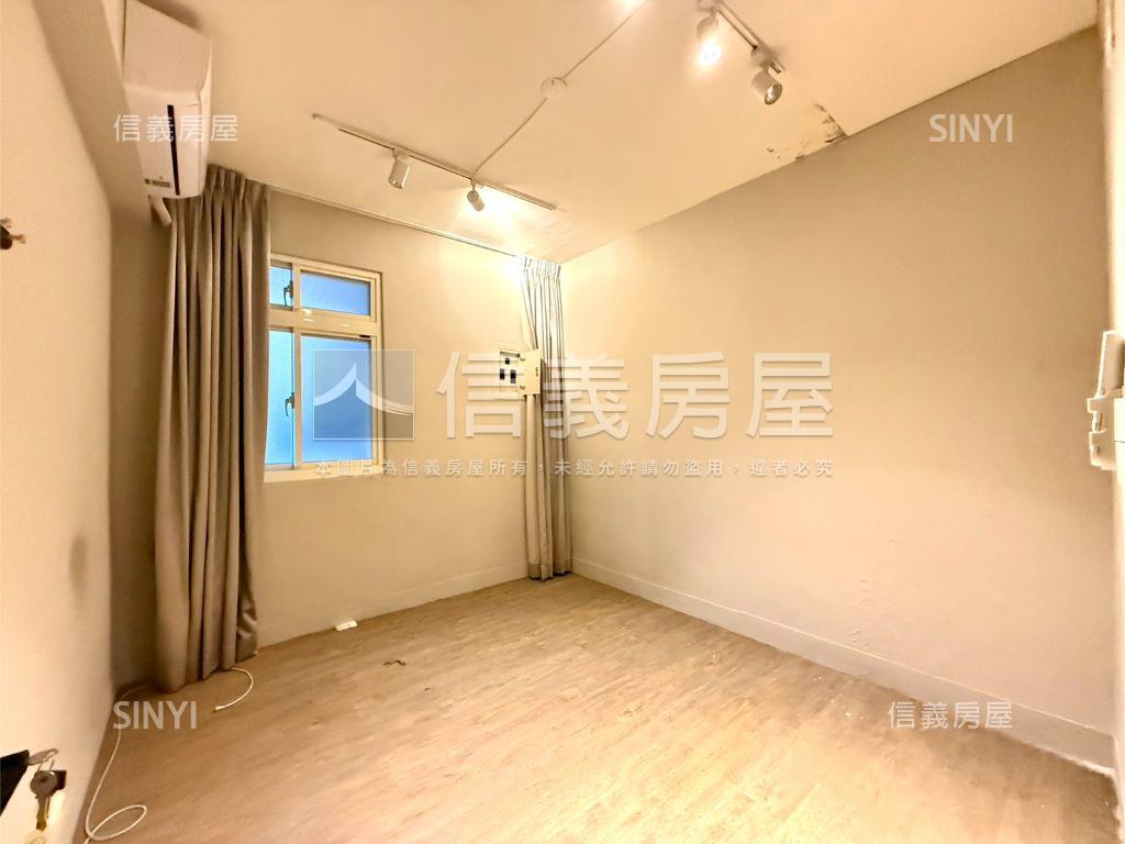 近內科精裝黃金３樓房屋室內格局與周邊環境