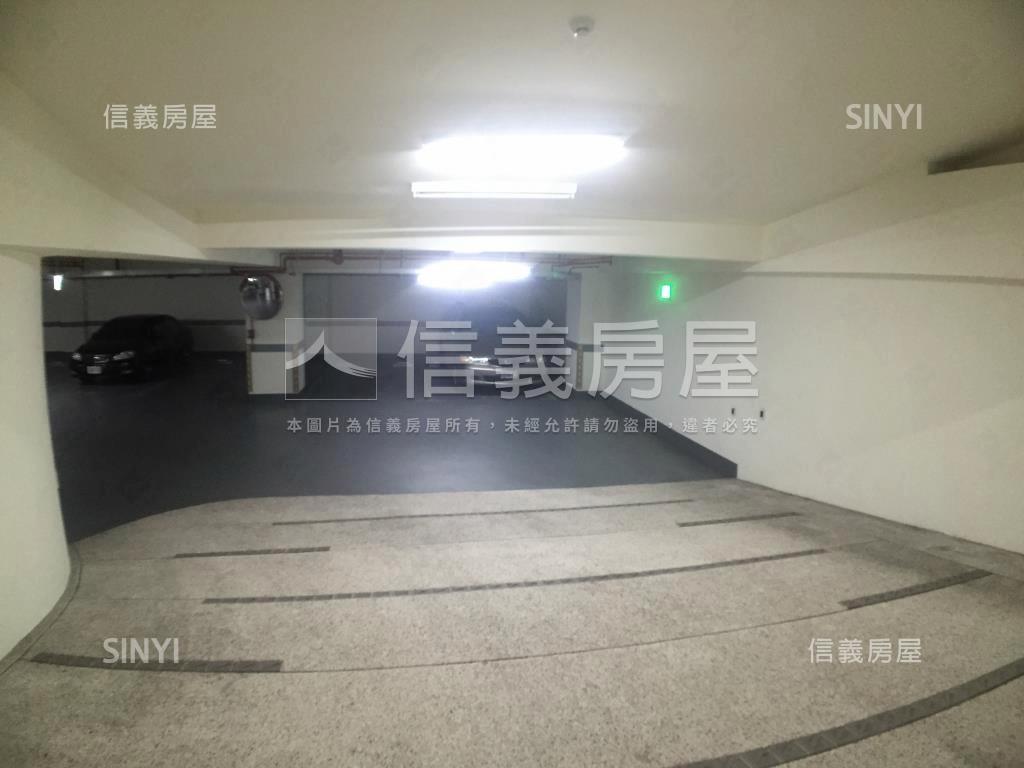 專任綠光面公園三房平車房屋室內格局與周邊環境
