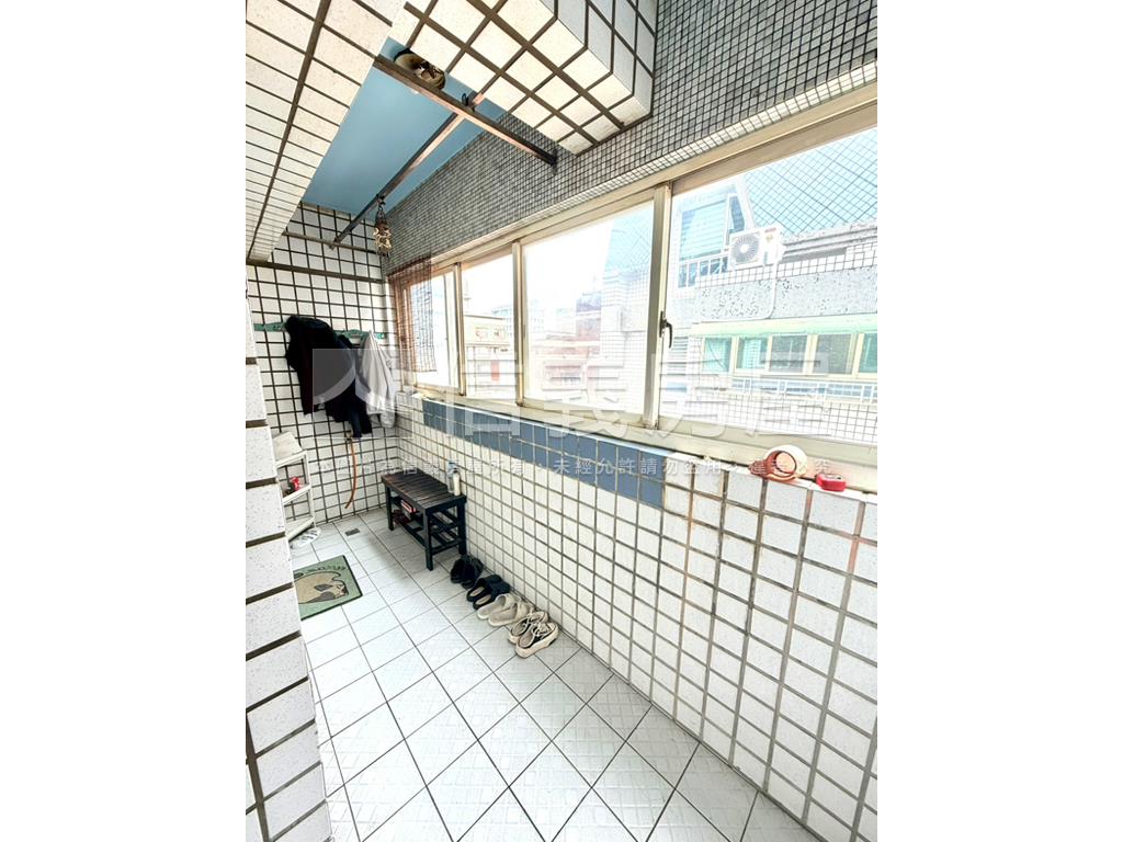 近市政捷運✭小別墅房屋室內格局與周邊環境