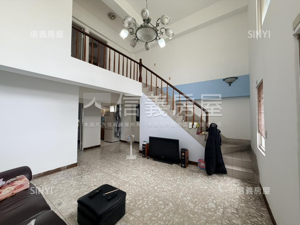 近市政捷運✭小別墅房屋室內格局與周邊環境