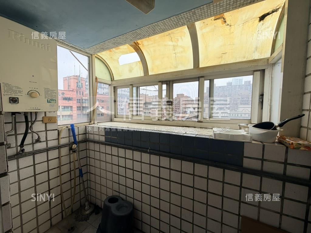 近市政捷運✭小別墅房屋室內格局與周邊環境