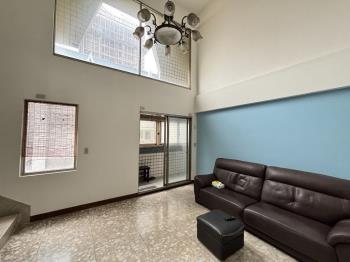 近市政府捷運站✭小別墅