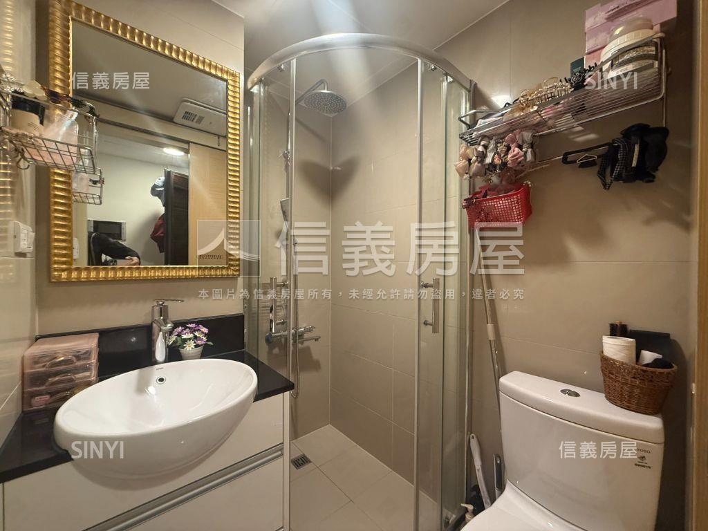 世界花園ＩＩ甜美美套房房屋室內格局與周邊環境
