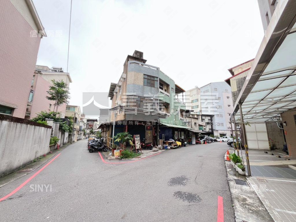 中清路角間雙臨路透天房屋室內格局與周邊環境